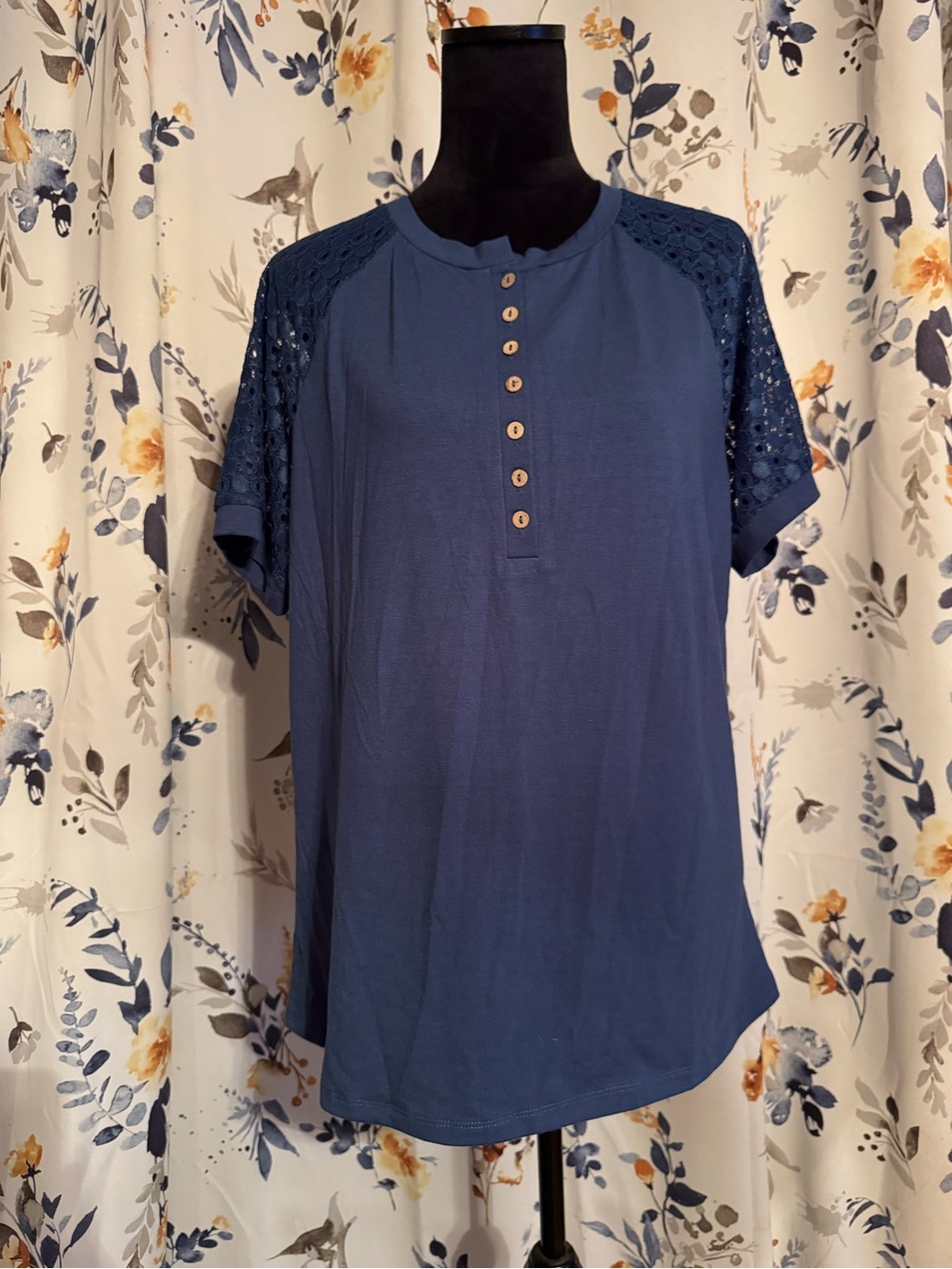 Lace Shoulder Henley Top - Navy Size XL B9
